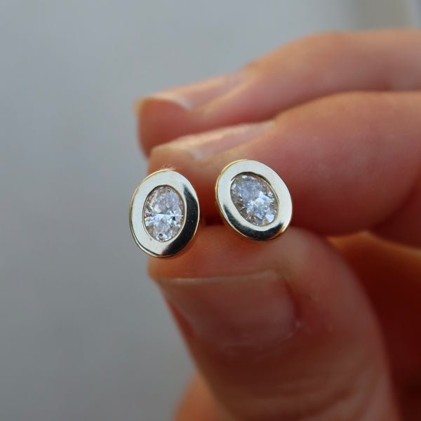 Essence Stud Earring | Oval