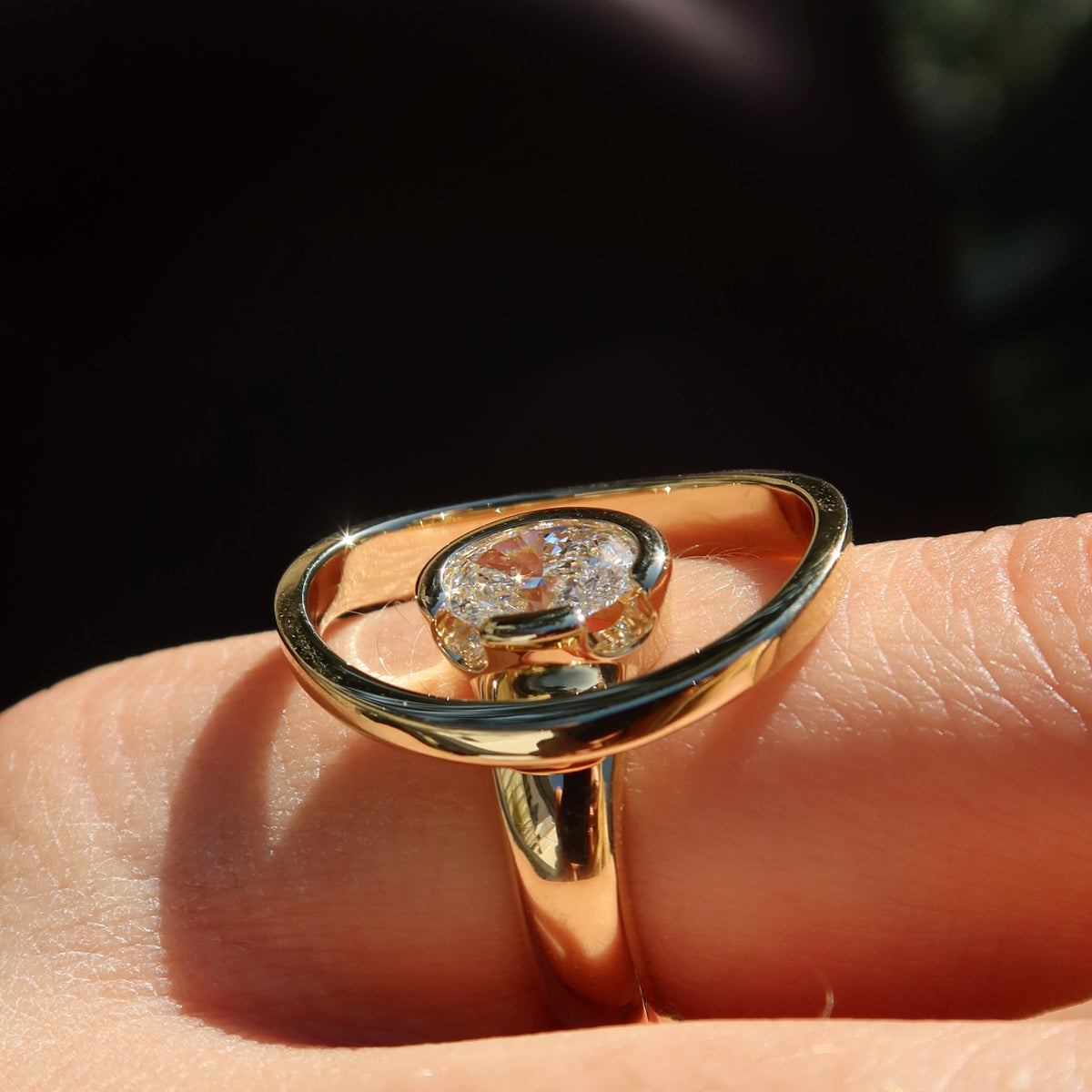 FLOAT™️ II - Oval Cut - Diamond Ring