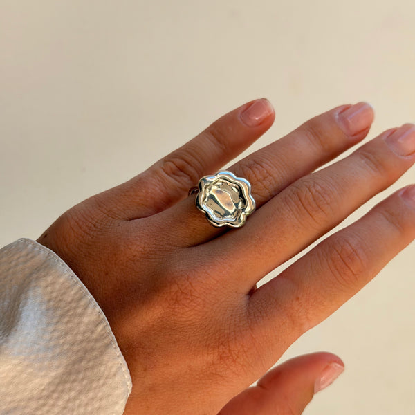 Flower Signet Ring - Ubermemories