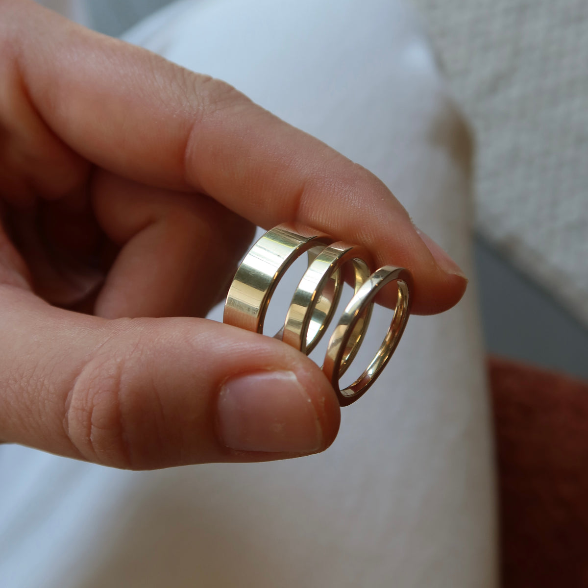 The Classic Band | Medium Yellow Gold