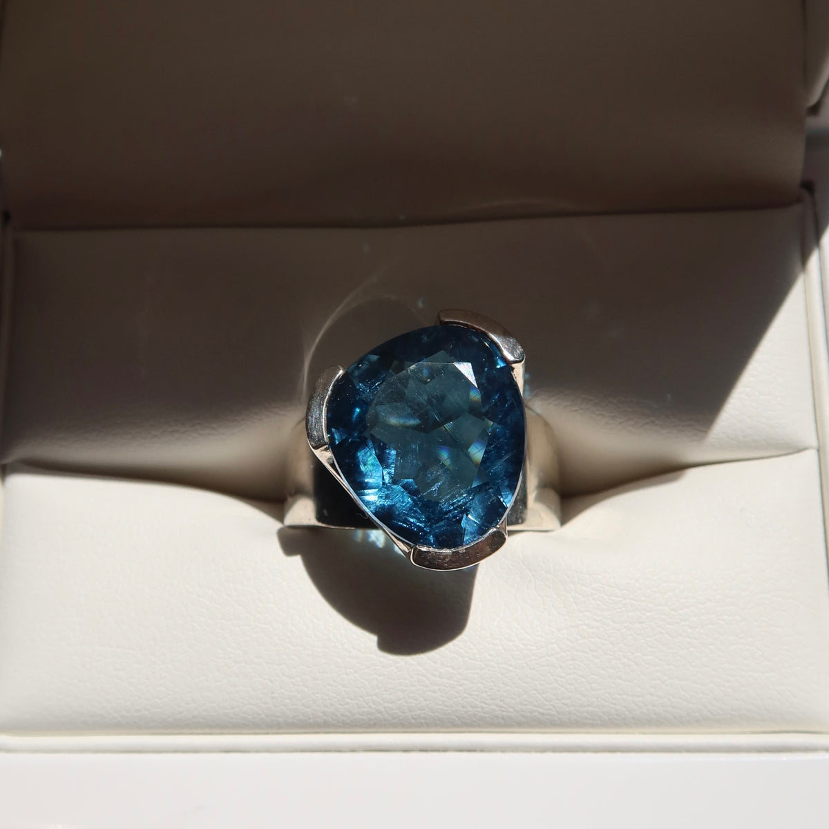 ONE-OFF | Original Tri-Cut Gemstone Ring Electric Blue