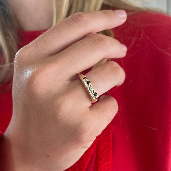 ONE-OFF | Yellow Gold Parti Sapphire Diamond Sandcast Gen U Ring - size M