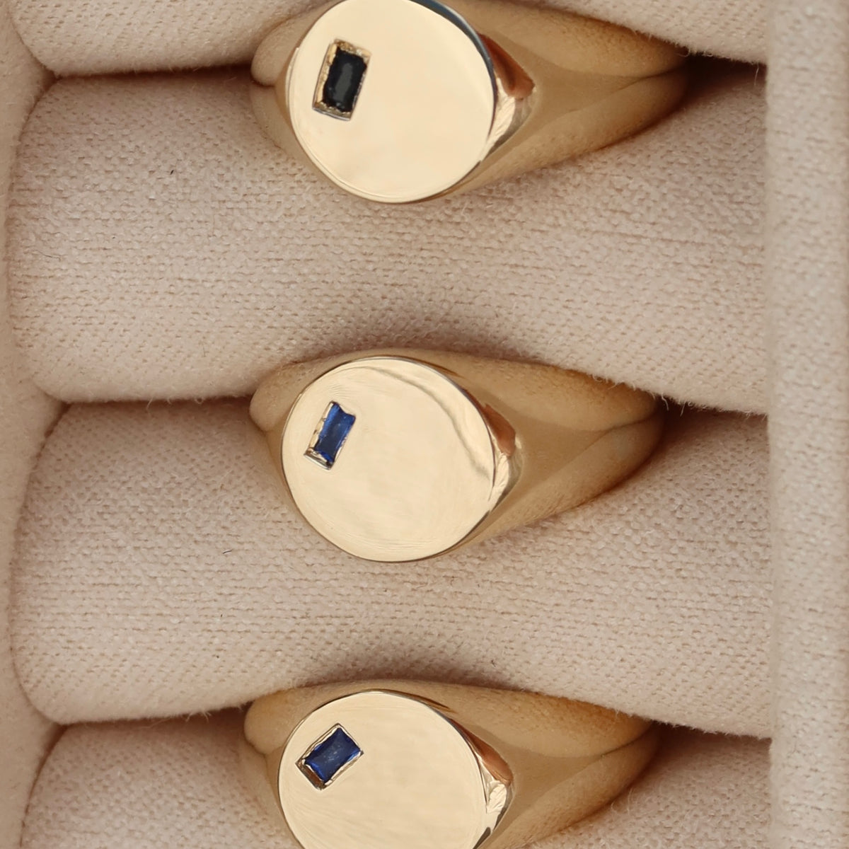 The Classic Signet Ring - Gold
