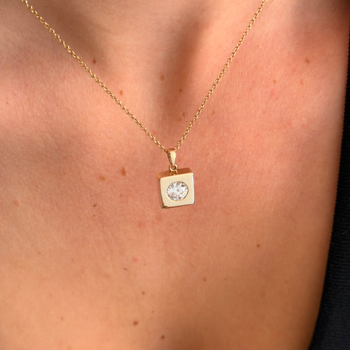 The Essence Pendant | Square