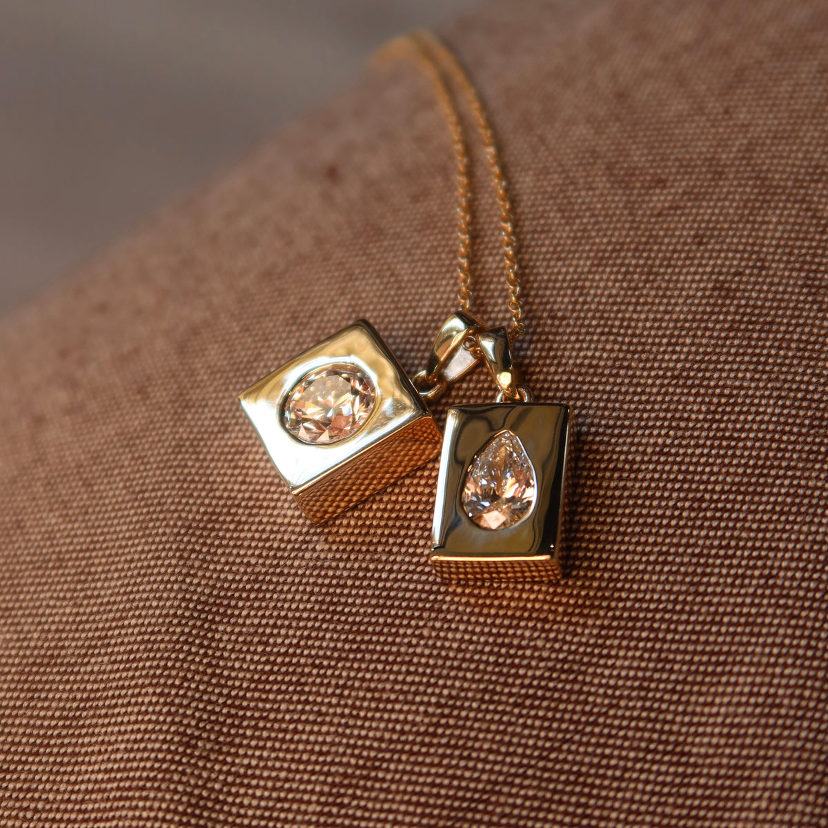 The Essence Pendant | Square