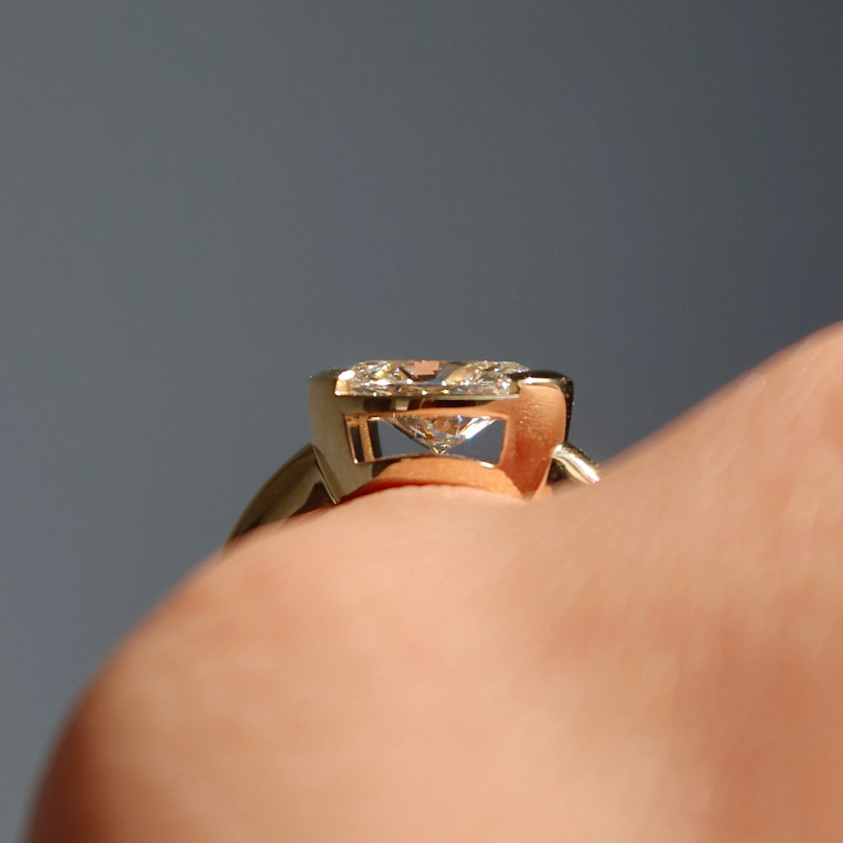 The Pinky Promise Oval Ring - Rose Gold