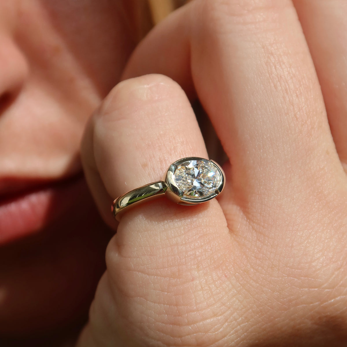 The Pinky Promise Oval Ring - Yellow Gold