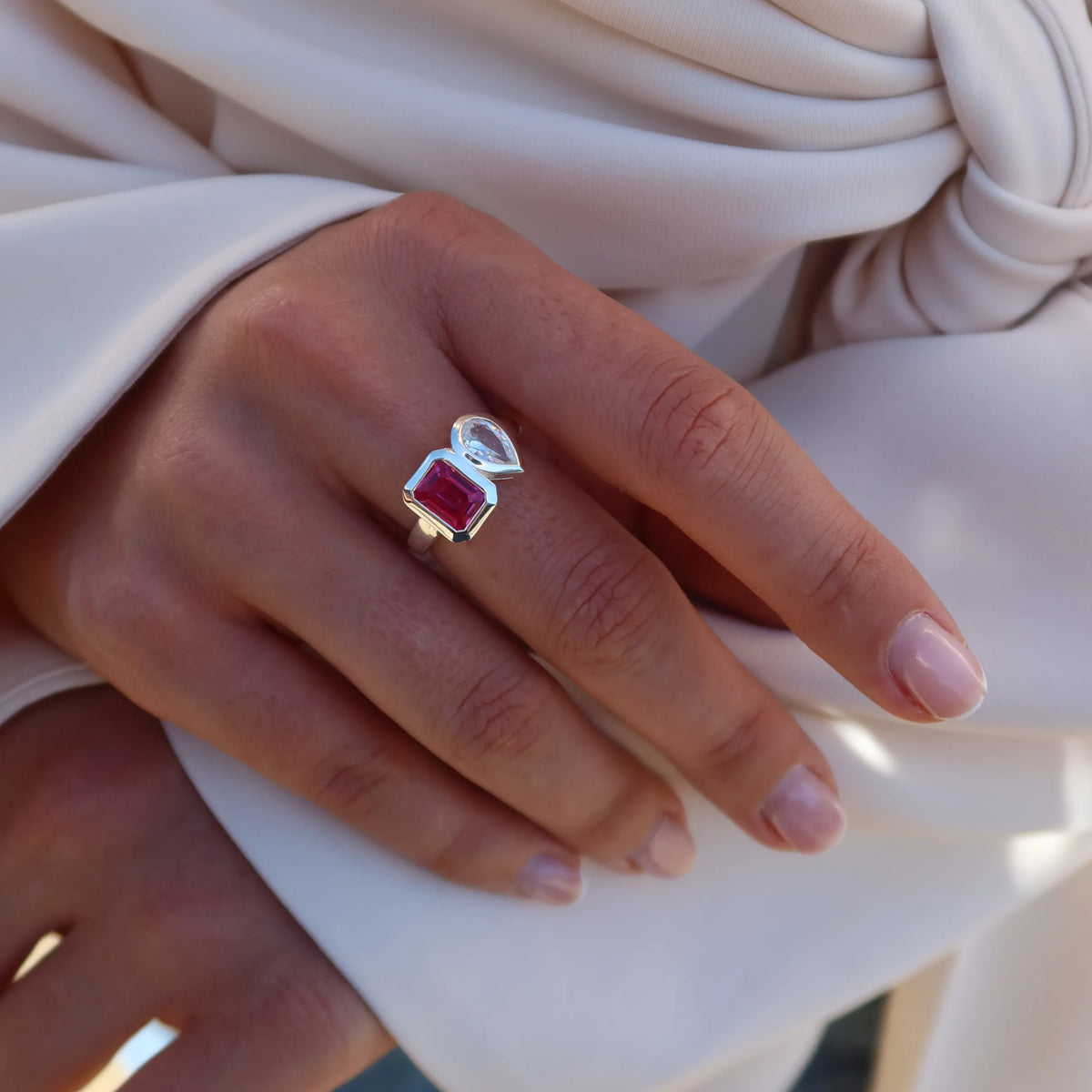 Toi et Moi Ring | Fuchsia & White Sapphire